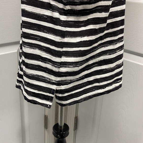 Onque Casual Medium Black & White Striped Hoodie Shirt - Picture 5 of 9